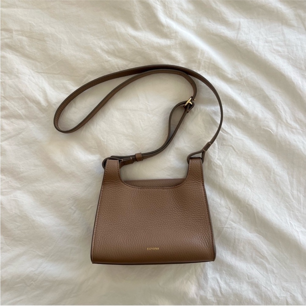Cuyana Mini Double Loop bag in Cappucino - Picture 15 of 16
